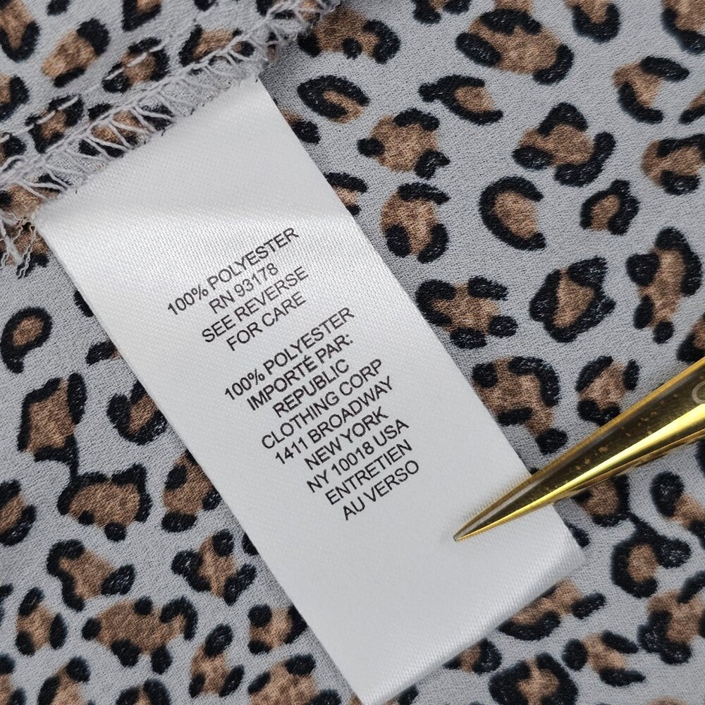 T Tahari Leopard Print Long Sleeve V Neck Button Up Blouse Top 3X - Picture 7 of 8